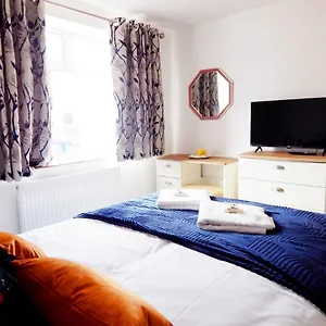 https://modern-and-freshly-furnished-guesthouse.cambridgehotelsuk.com